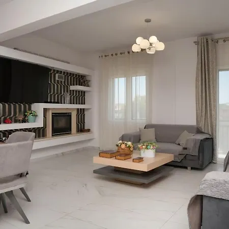 Estia 3 Room Apartment Appartamento